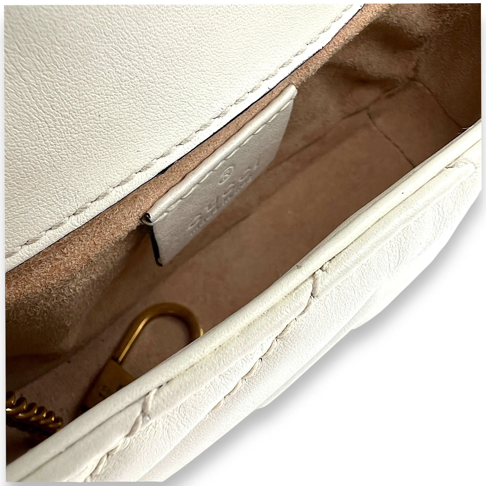 GG Marmont  White Crossbody Bag in Calfskin, Gold hardware