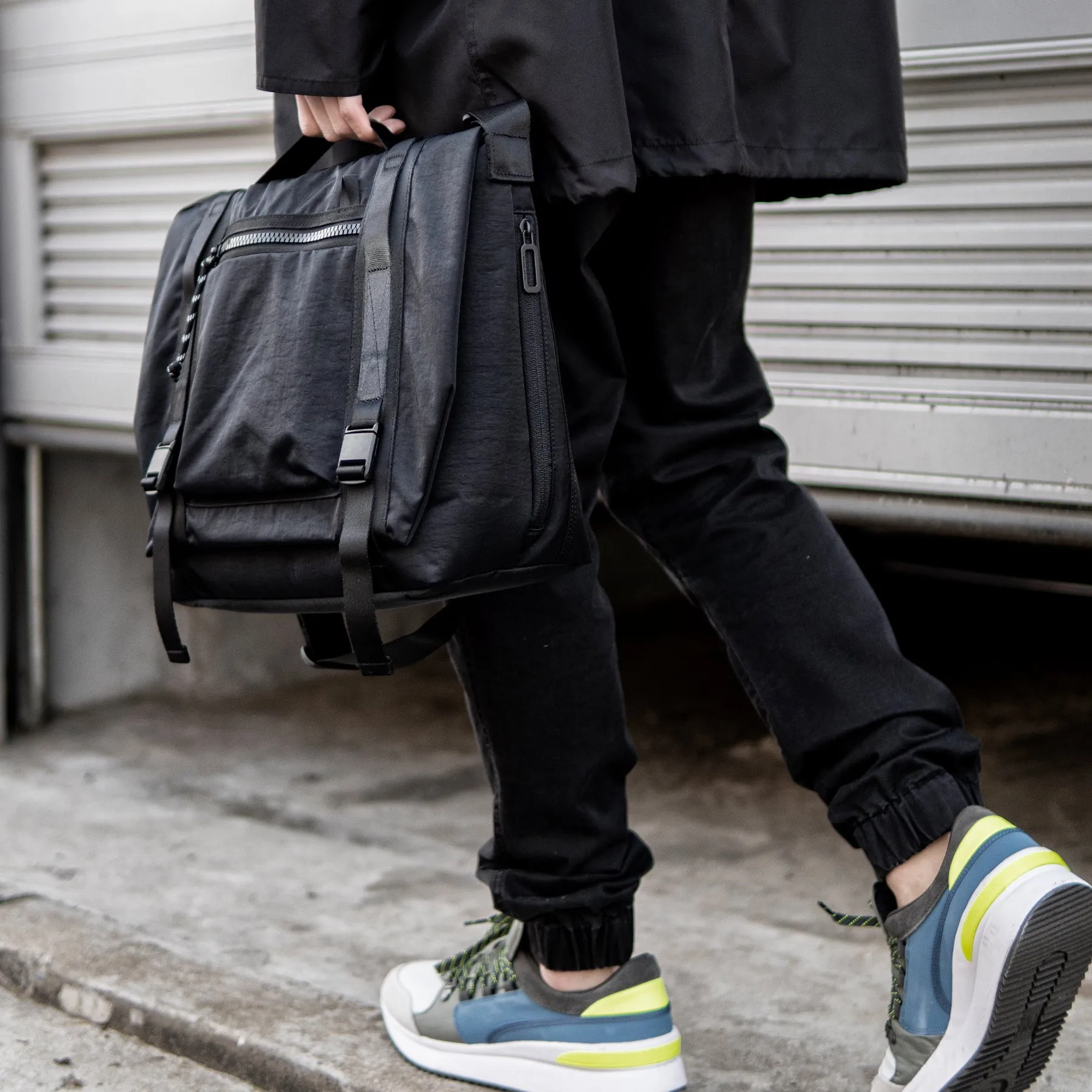 Stevin M30 Messenger Bag
